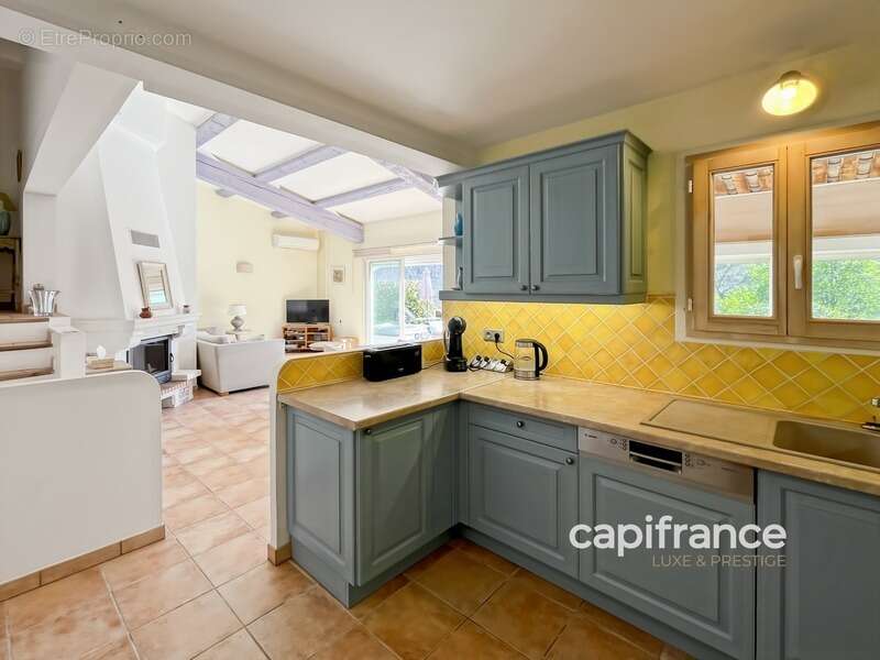 Maison à BAGNOLS-EN-FORET