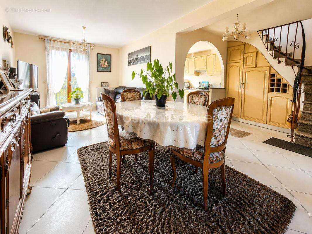Maison familiale 4 chambres avec jardin de 72 m², 188 m² de terrain - Terrasses et garage – Livry-Gargan - photo 5