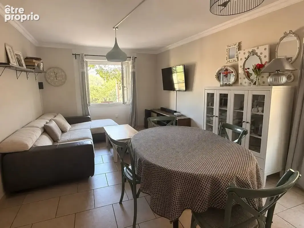 Maison de village – 118 m² – 3 chambres – cour intérieure – caves - photo 4
