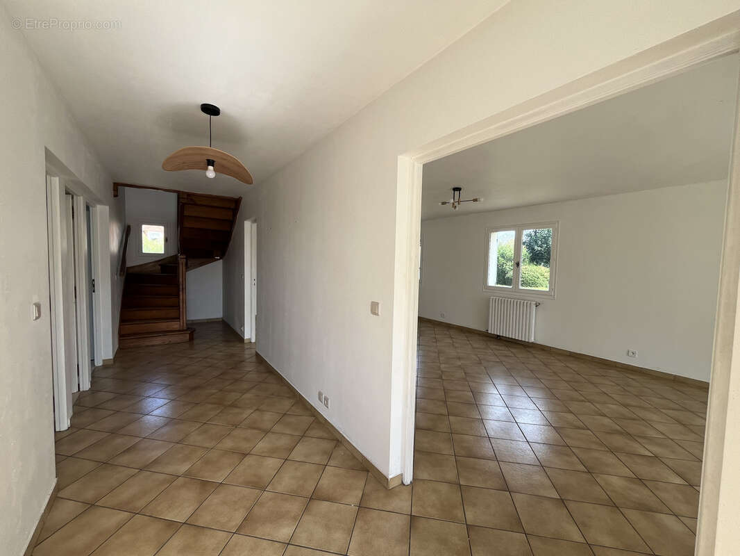 Maison 150 m² à Tour-En-Bessin  - photo 6