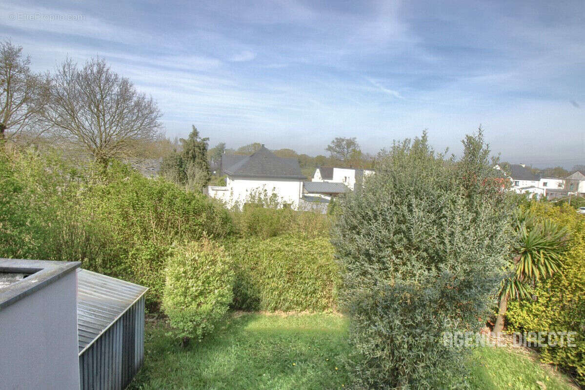 Maison à LA CHAPELLE-DES-FOUGERETZ