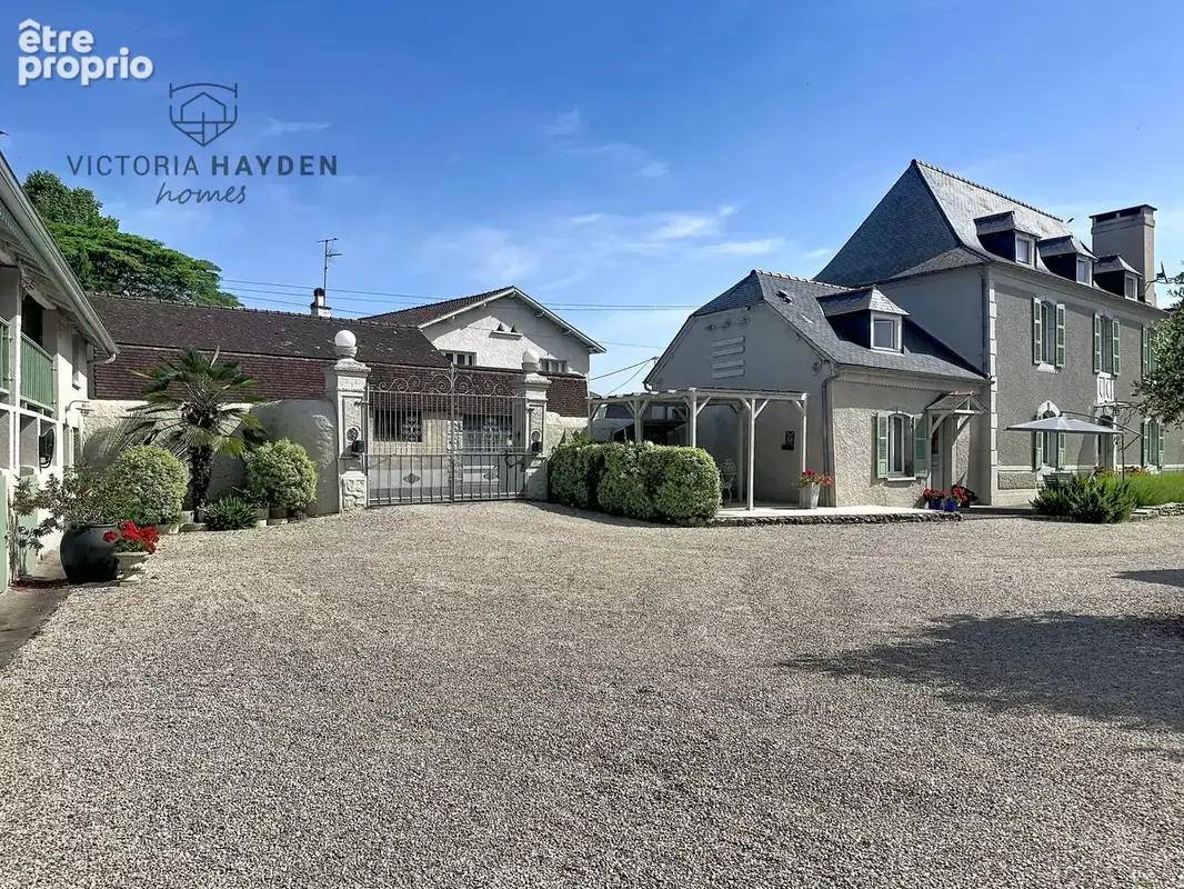 Maison 8 pièces 221 m² à vendre à Nay (64800) - photo 4
