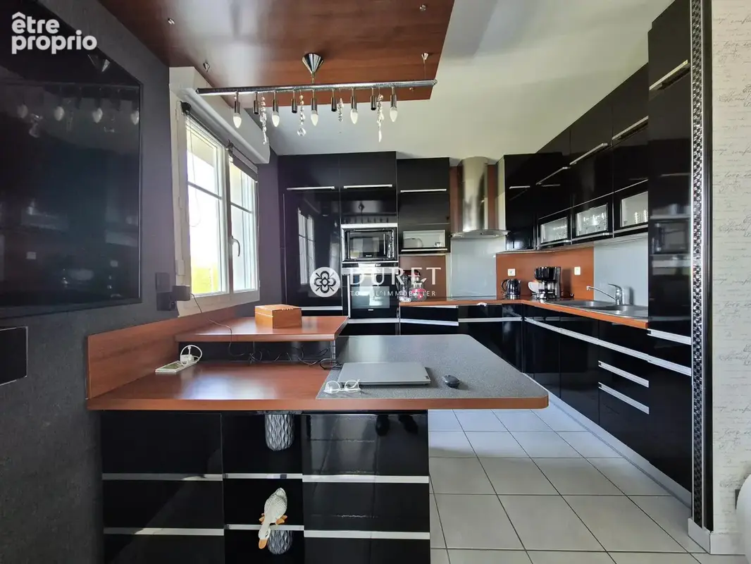 Appartement 59 m² à Saint-Gilles-Croix-De-Vie  - photo 3