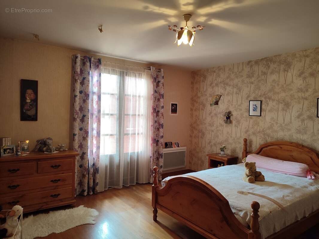 Maison à SAINT-JULIEN-SUR-REYSSOUZE