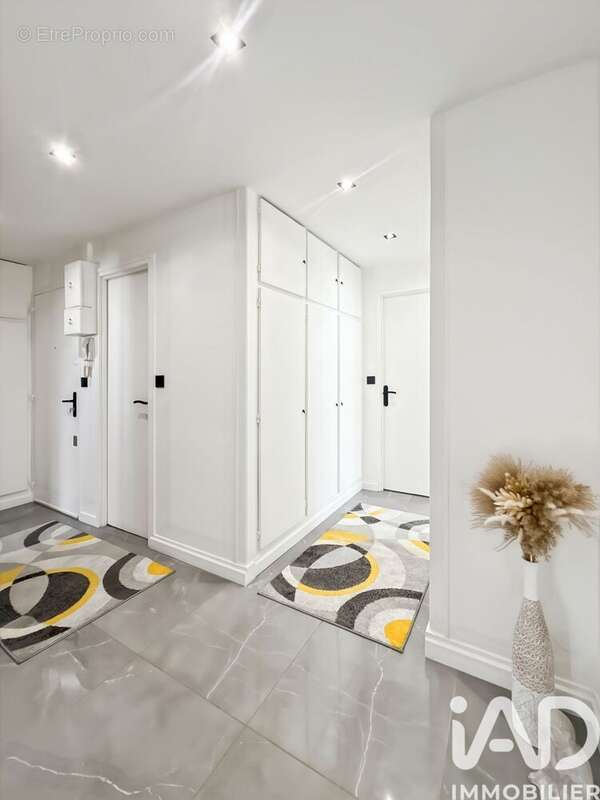 Appartement 67 m² à Combs-La-Ville  - photo 9