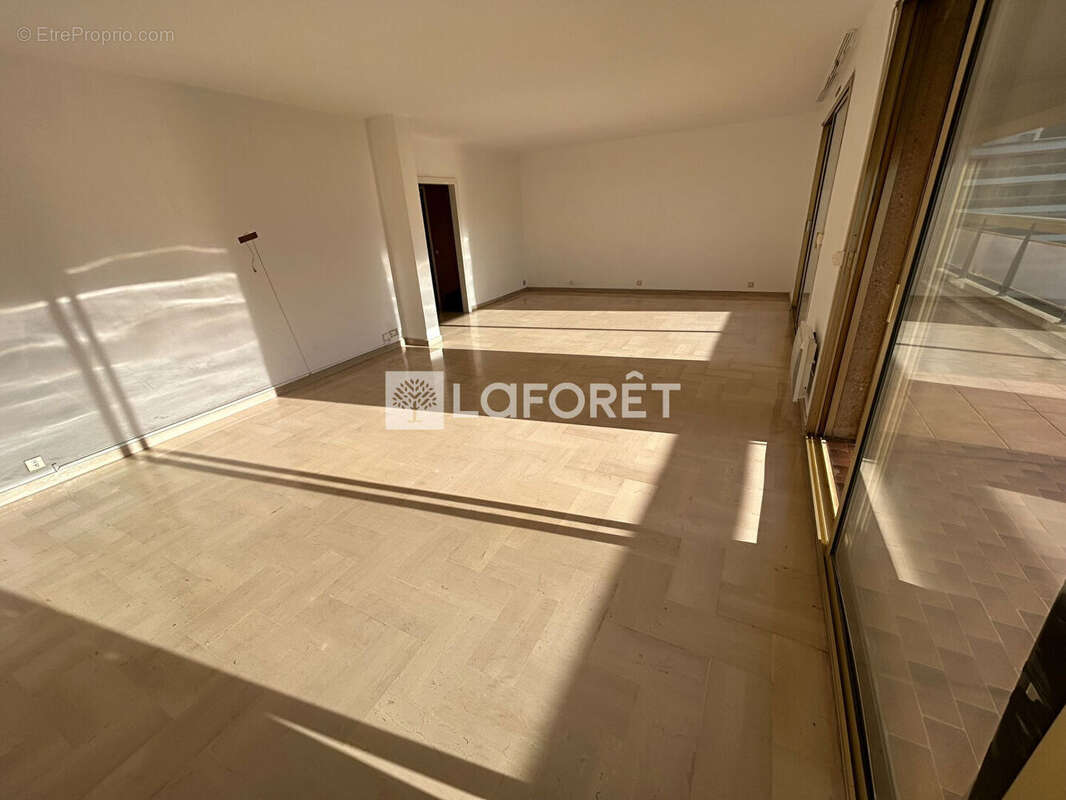 Appartement à MARSEILLE-9E