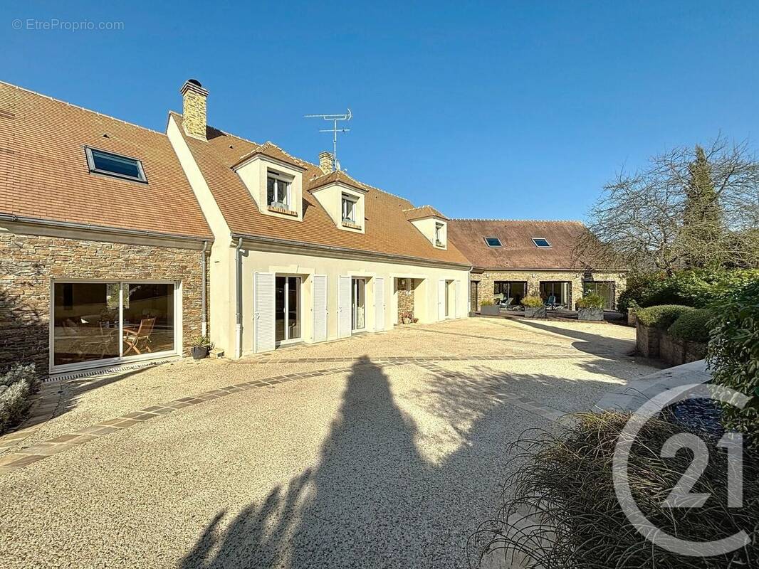 Maison à VAUX-LE-PENIL