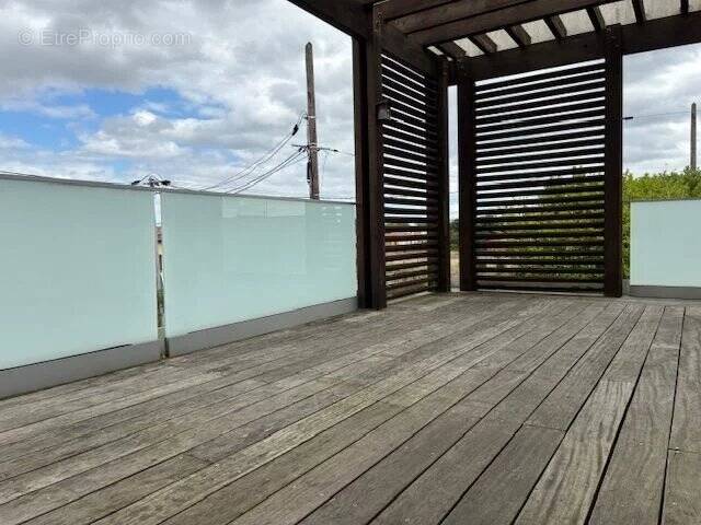 Appartement à LESPINASSE