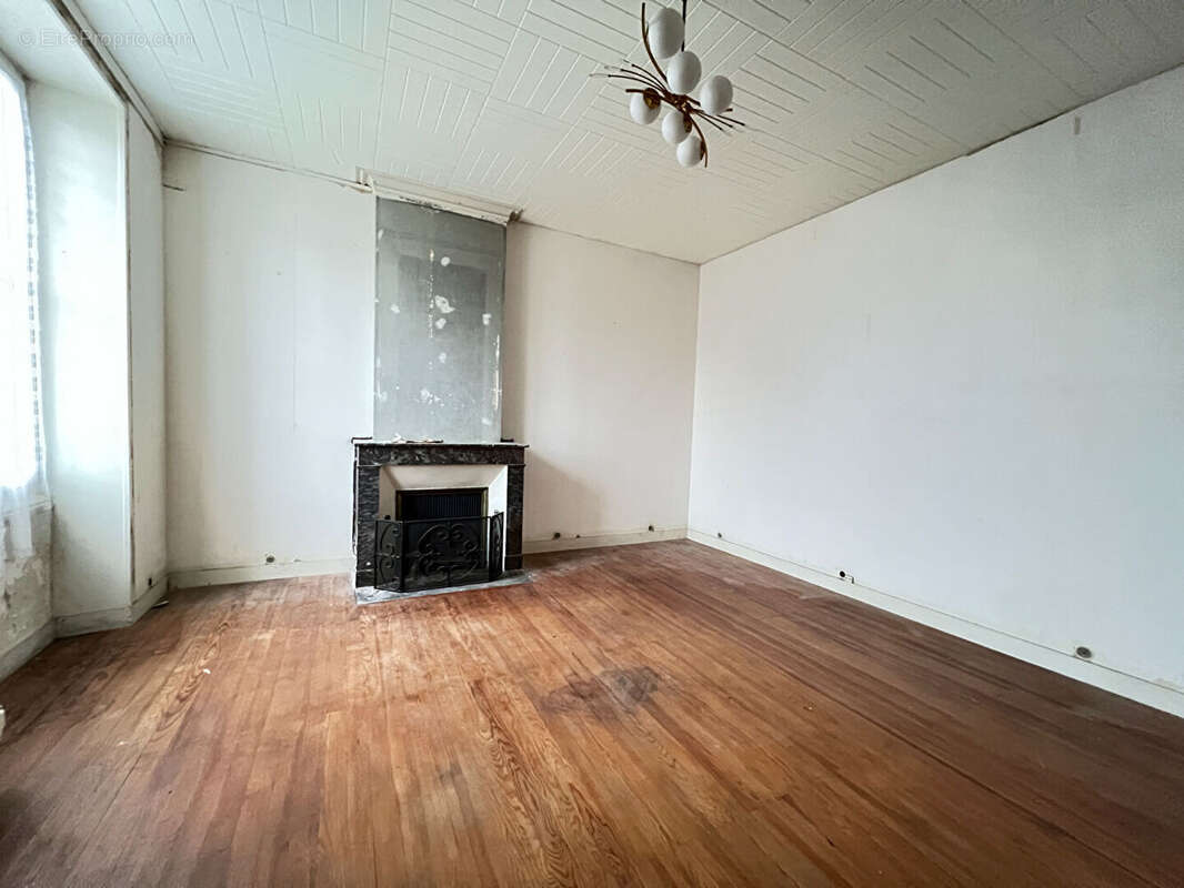 Sur 1 319 m² de terrain : Propriété Arvert - photo 3