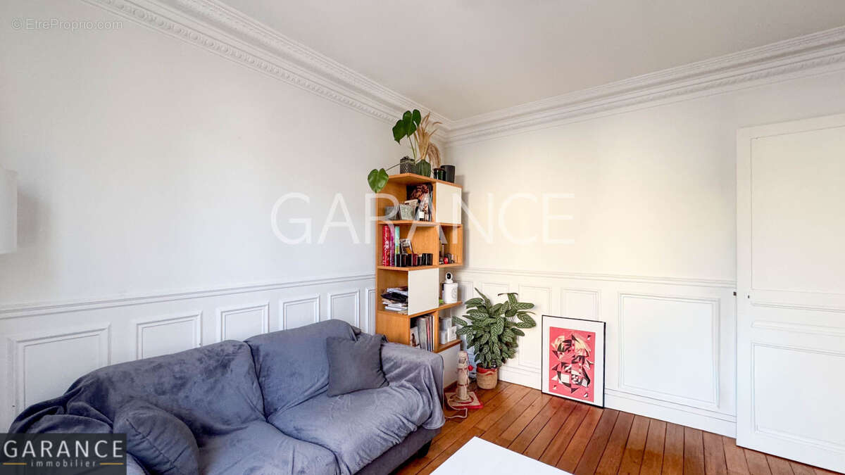 Appartement à PARIS-14E