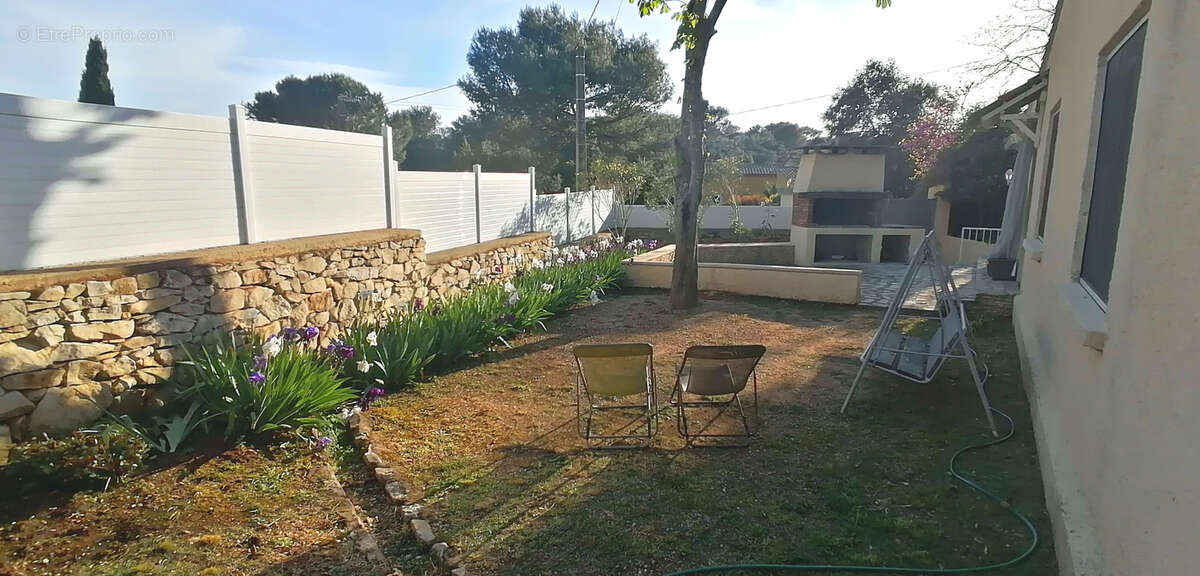 Autre à CAVEIRAC