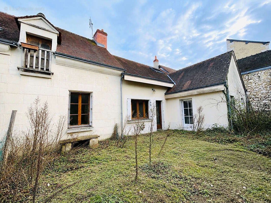 Maison en pierre avec jardin et dépendance ? Ligueil - photo 2