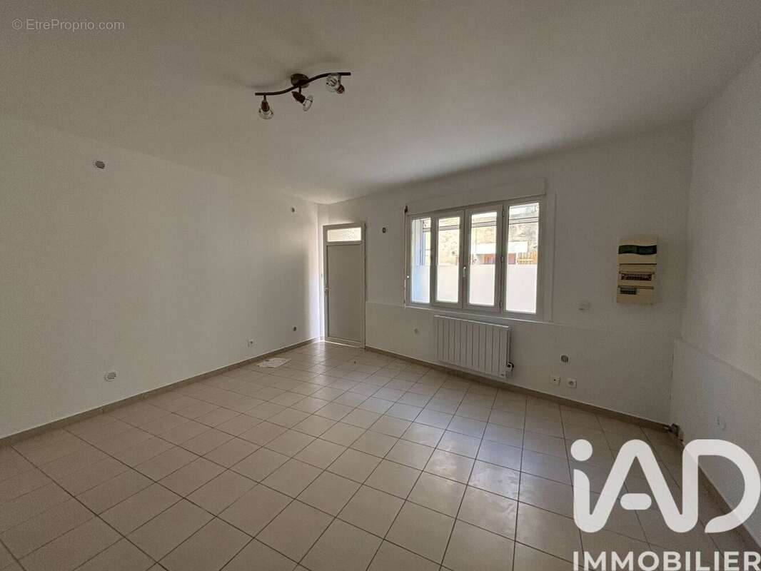 Photo 2 - Appartement à ARAMON