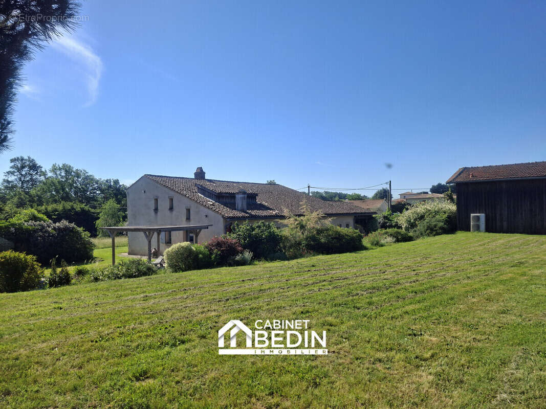 Maison 240 m² à Coimeres  - photo 3