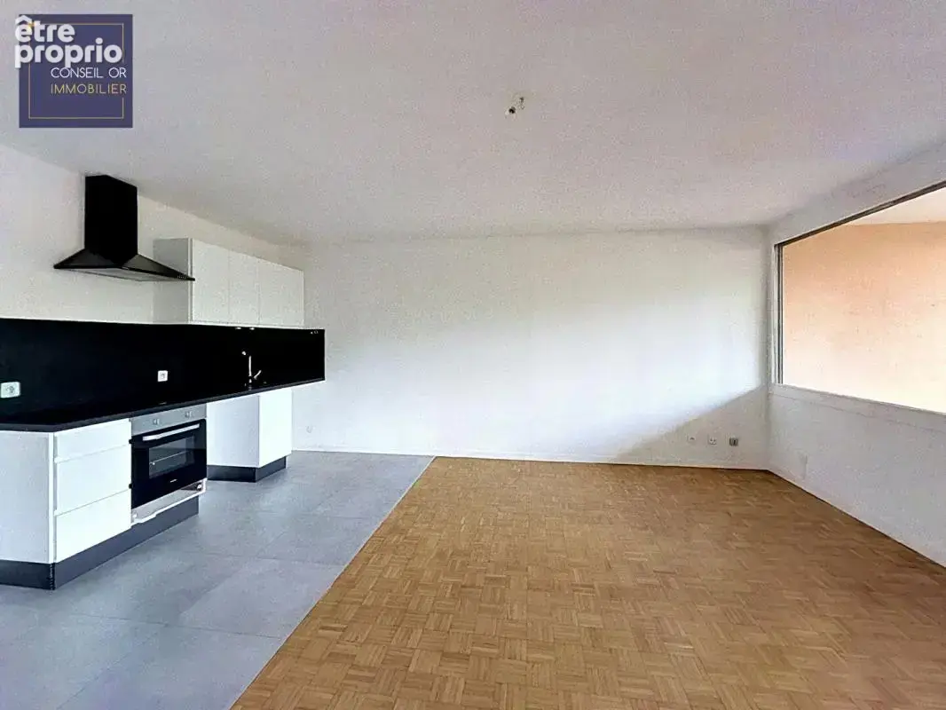T4 - 82,5 m2 - 3 chambres - Balcon - Parking sous sol - cave - photo 7