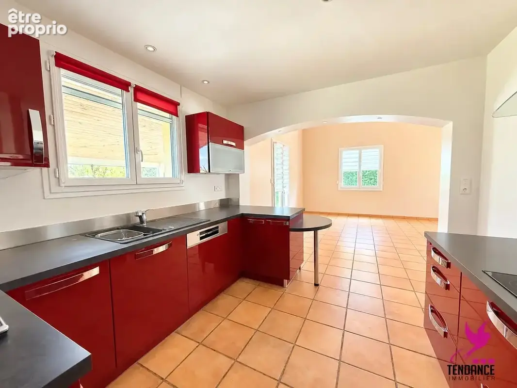 EXCLUSIVITÉ  LARRA– Maison avec jardin, piscine et  garage. - photo 4