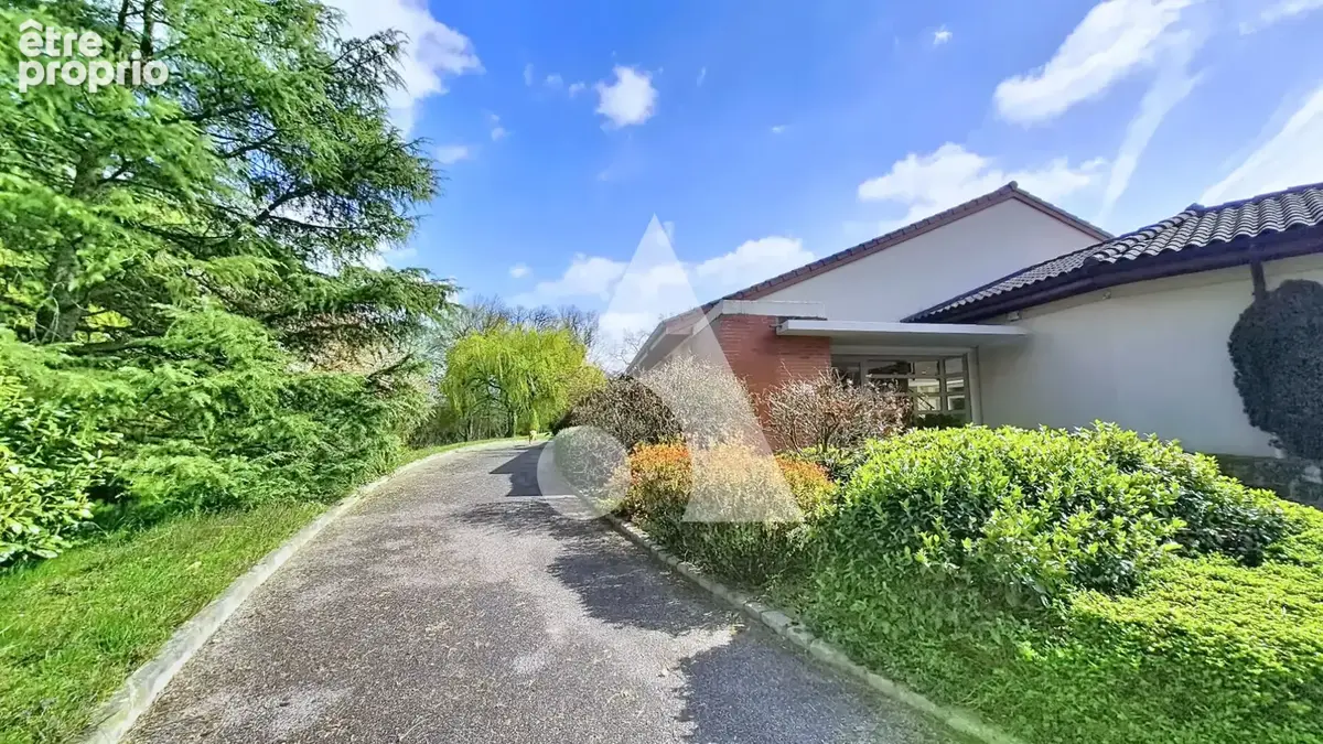 Demeure de prestige à 5 minutes de Montrond-les-Bains de 6 pièce(s) 420 m² - photo 5