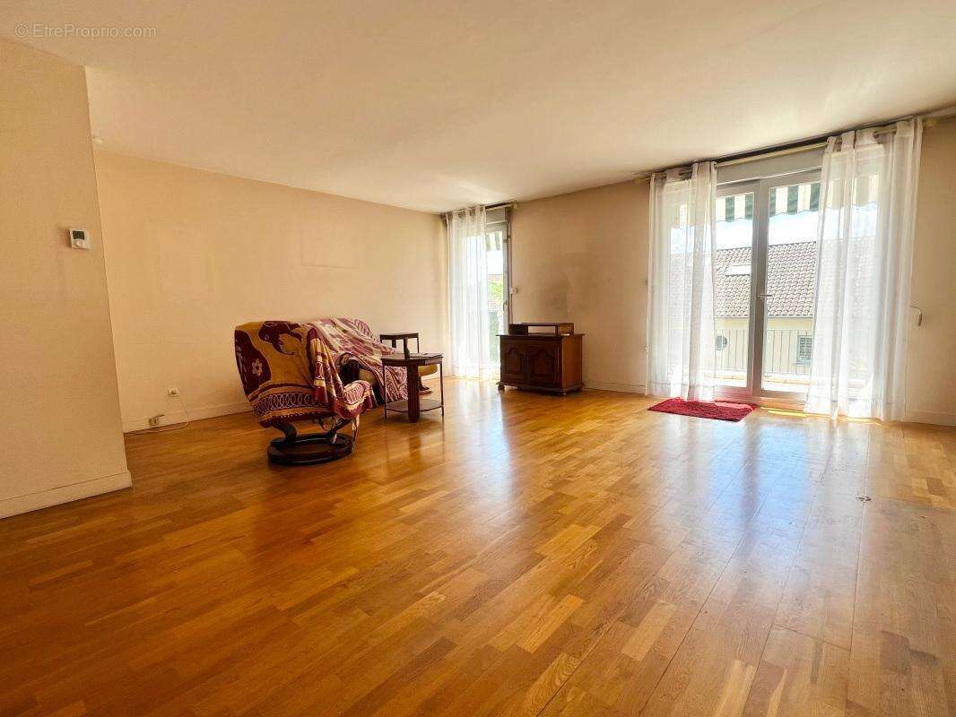 Appartement à FONTAINES-SUR-SAONE