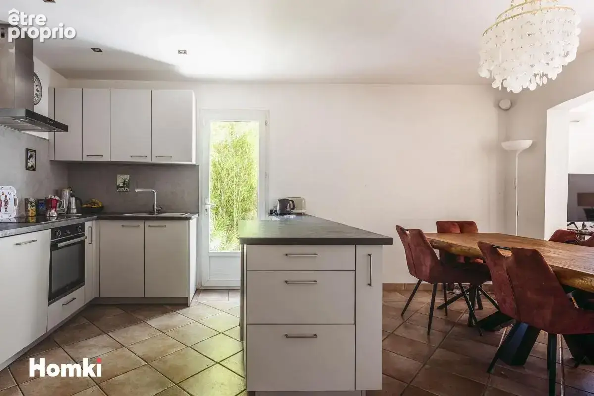 Maison/Villa T5 de 111 m² à Le Luc 83340 - photo 6