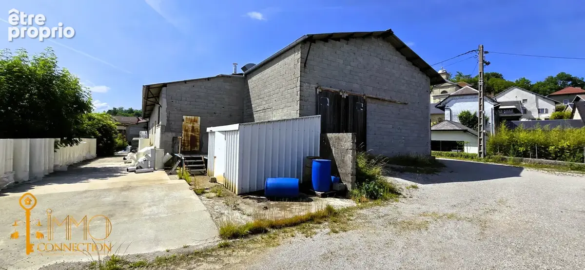 Entrepôt professionnel - 850 m2 au sol - photo 2
