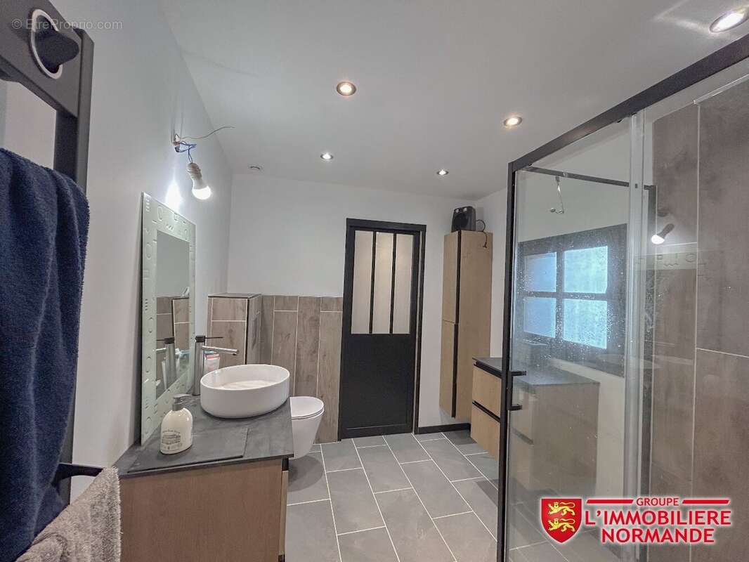 Maison en pierre 84m² avec piscine et véranda - photo 9