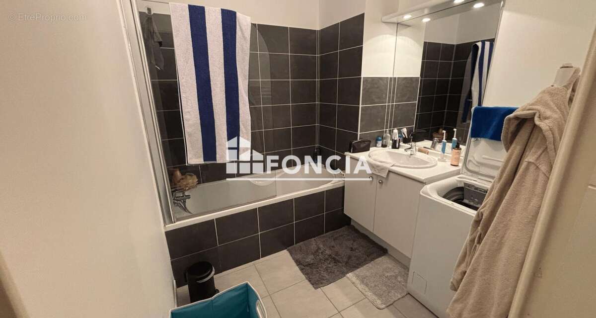 Appartement à DECINES-CHARPIEU