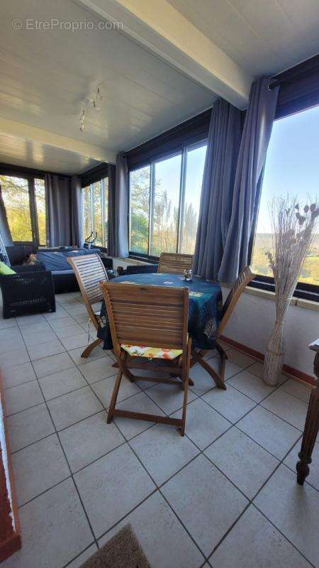 Maison à LE LARDIN-SAINT-LAZARE