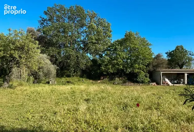 Terrain à VINASSAN