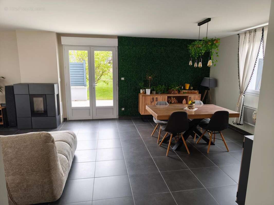 Photo 5 - Maison à ETREILLERS