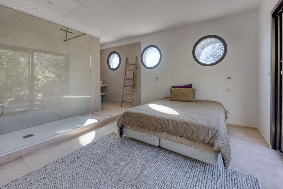 Maison à LA VALETTE-DU-VAR