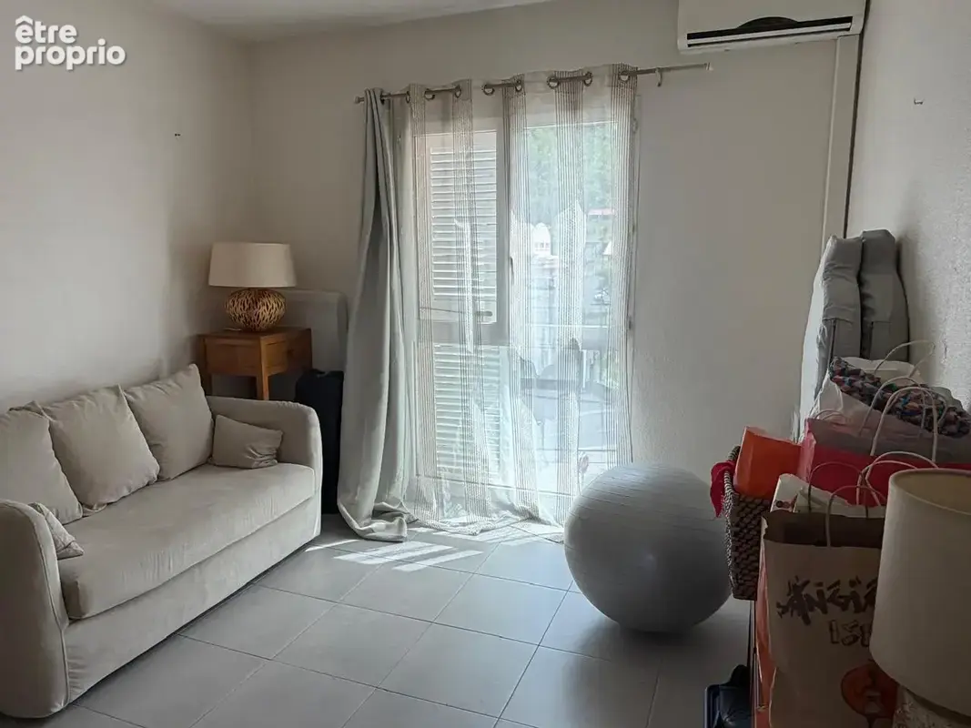 Appartement F3 avec magnifique vue sur la mer dans résidence calme. - photo 7