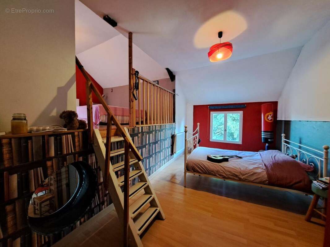 Photo 9