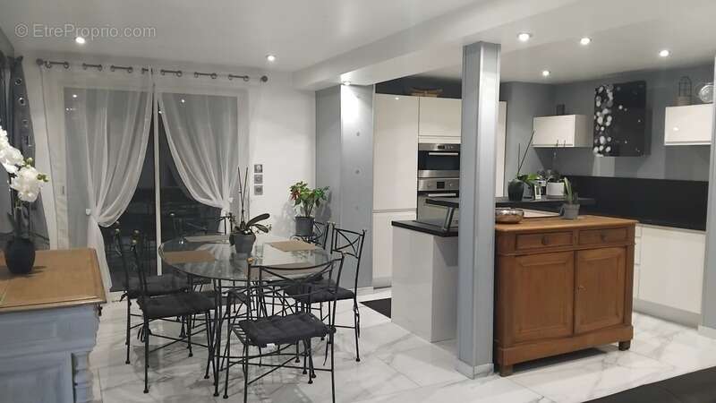 Maison à LA FEUILLIE