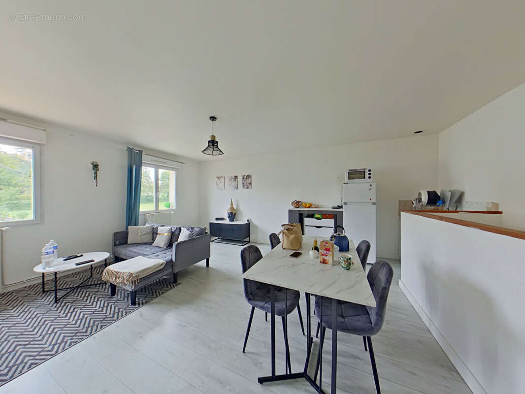 Maison à AVAILLES-LIMOUZINE