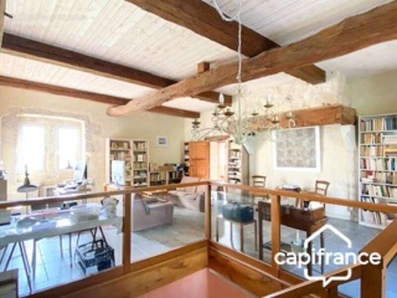 GRANDE MAISON FAMILIALE  10 pièces 256 m² habitables sur 2 niveaux avec GITE terrain 14500 m² - photo 8