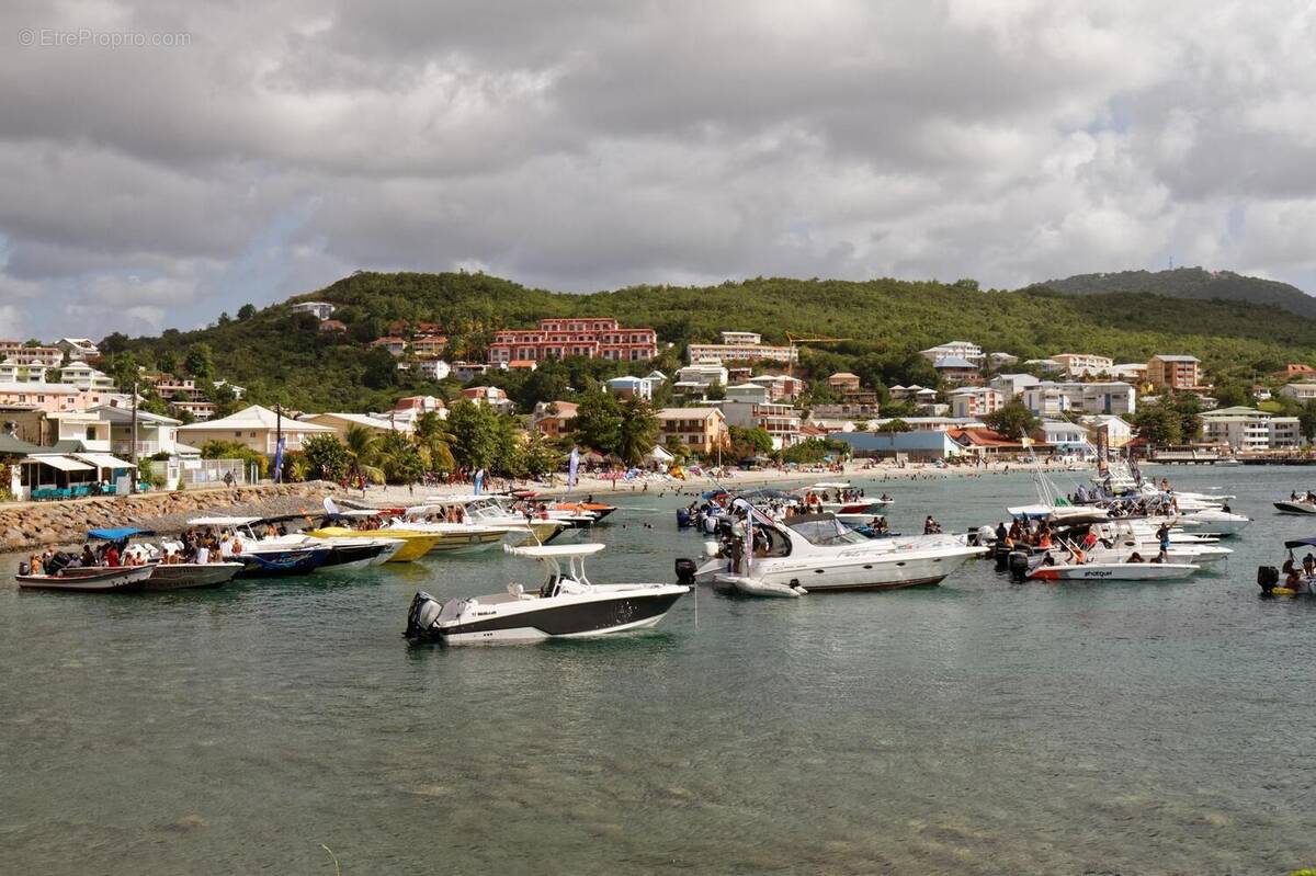 Photo 1 - Commerce à LES TROIS-ILETS