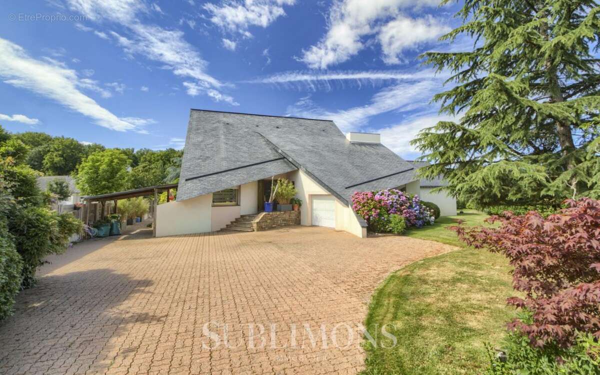 Maison à LA CHAPELLE-DES-MARAIS