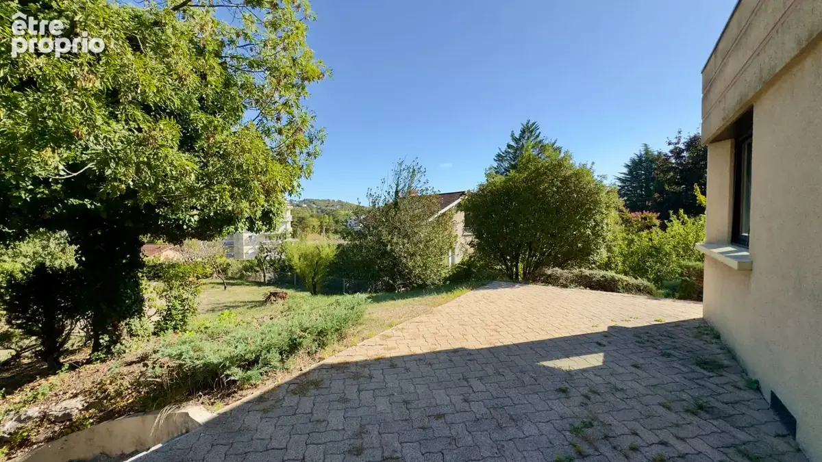 Maison à potentiel  avec grand sous-sol et jardin - Oullins Pierre-Bénite - photo 2
