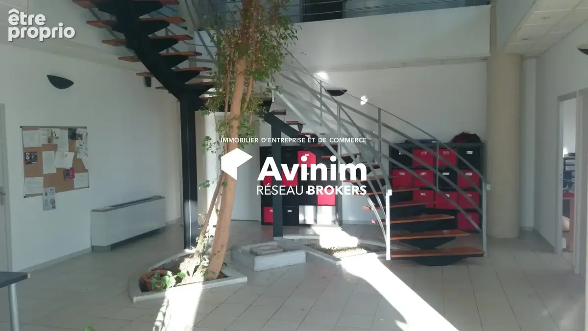 Commerce 420 m² à vendre à Avignon (84000) - photo 2