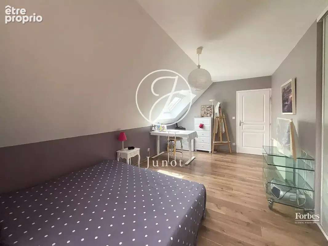 Capinghem - CENTRE - Maison à vendre - 7 pièces - 201m² - 5 chambres - Bureau - Jardin - Garage et parkings - photo 9