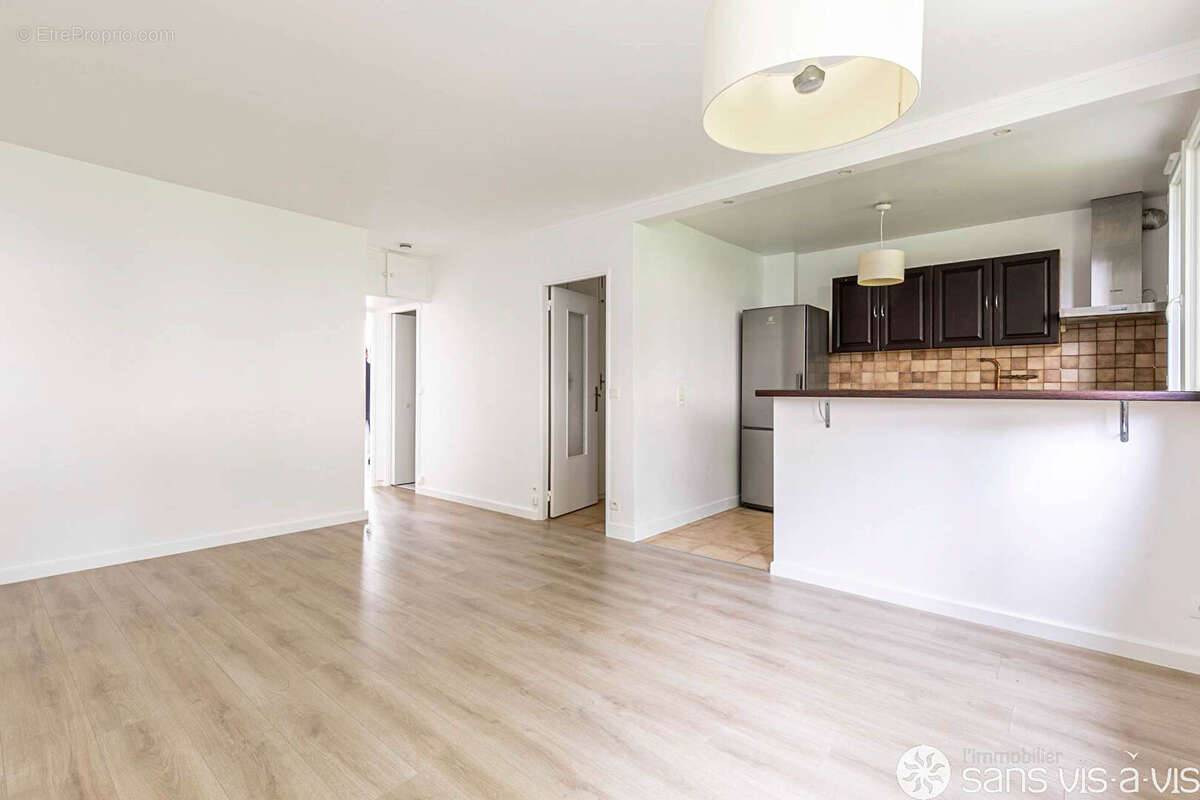 Appartement à COURBEVOIE