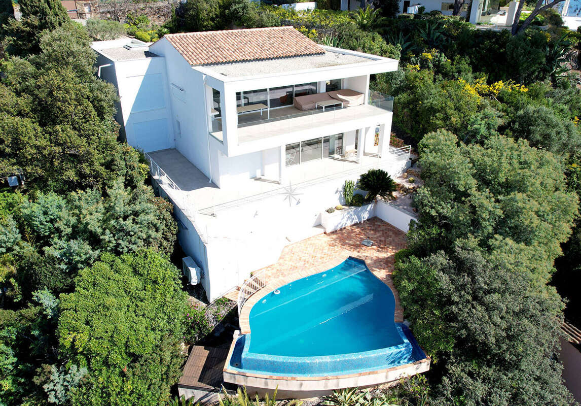 Maison à LES ISSAMBRES