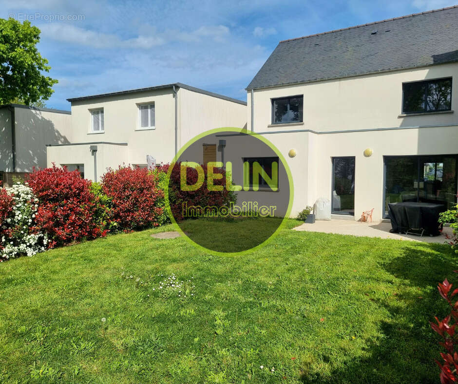 Maison à SAINT-ERBLON