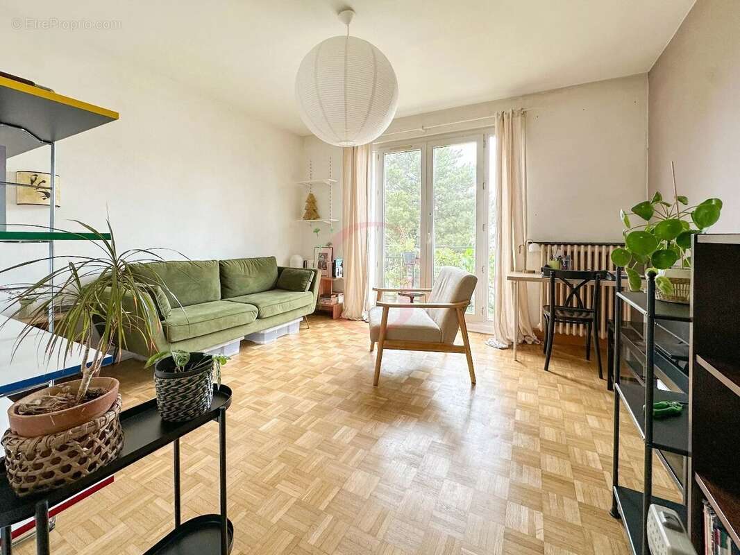 Appartement à BOURG-LA-REINE