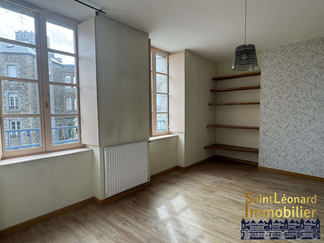 Appartement à FOUGERES