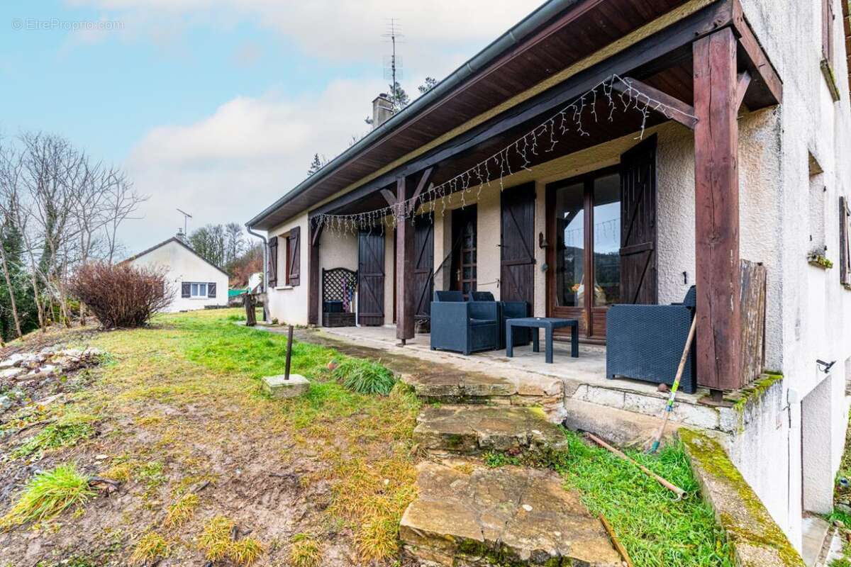 Maison à VEUVEY-SUR-OUCHE