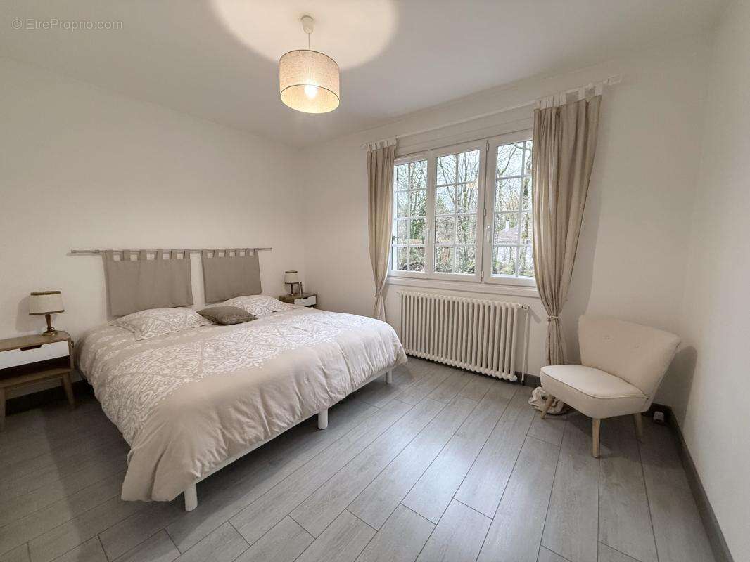 Maison à PLAIMPIED-GIVAUDINS