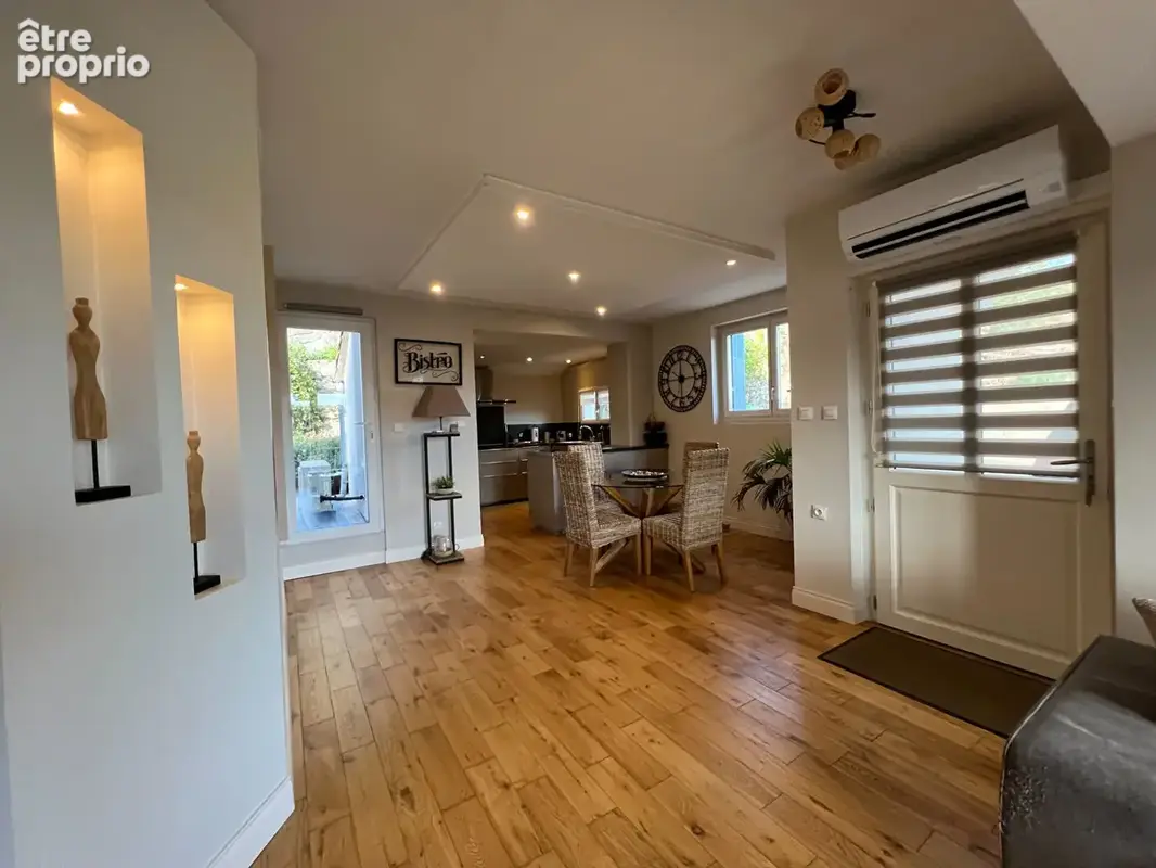 Maison entièrement restaurée avec vue exceptionnelle sur les hauteurs. - photo 10