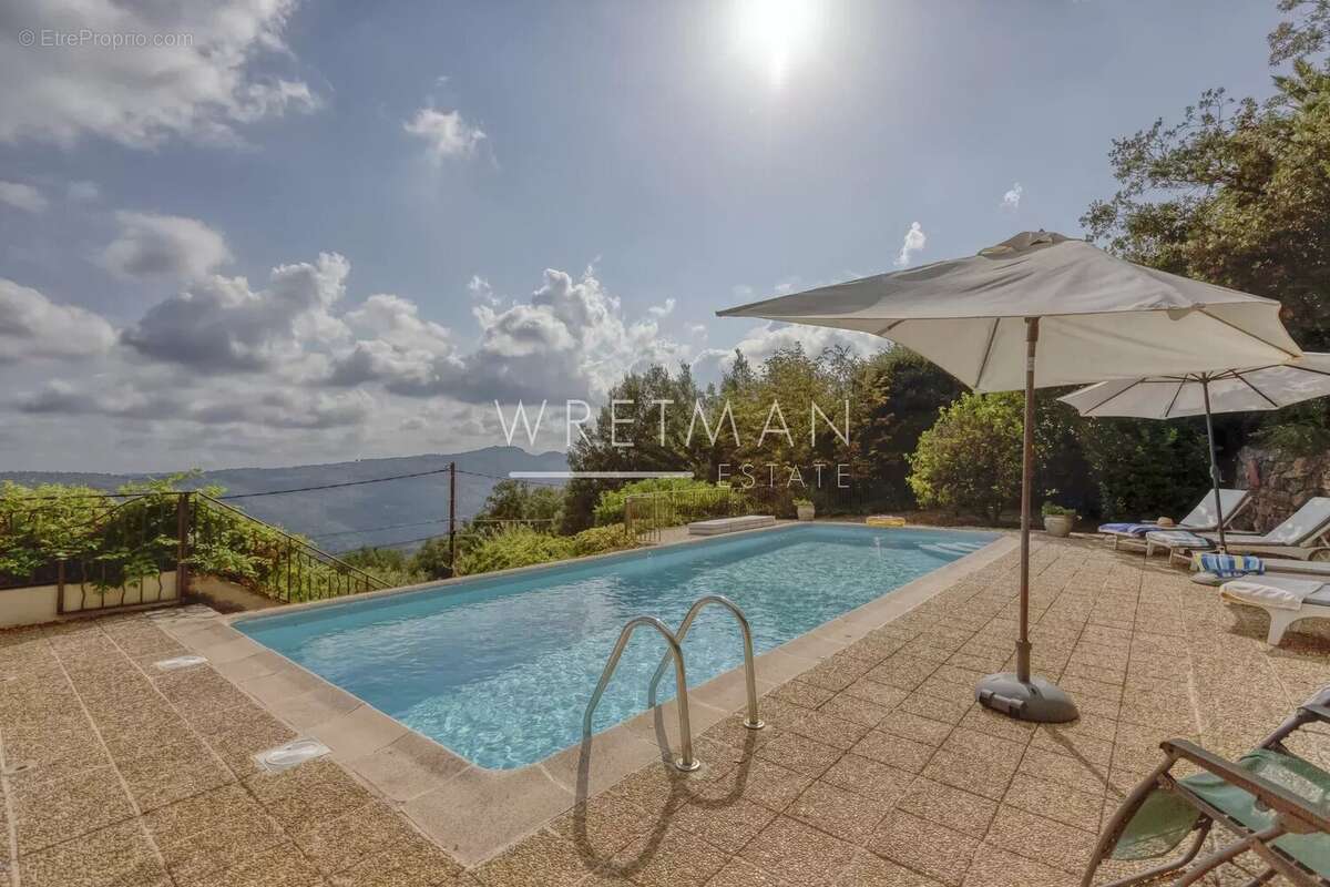 Maison à TOURRETTES-SUR-LOUP