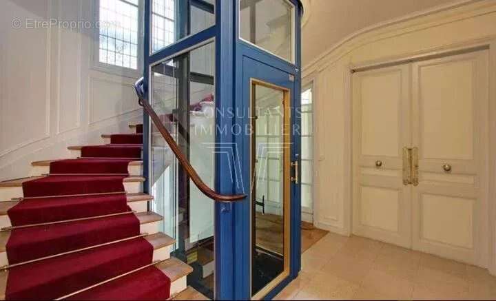 Appartement à PARIS-7E